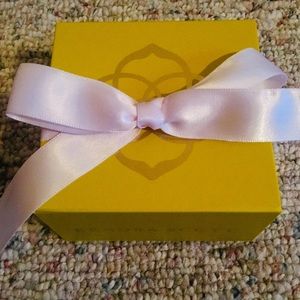 Kendra Scott gift box